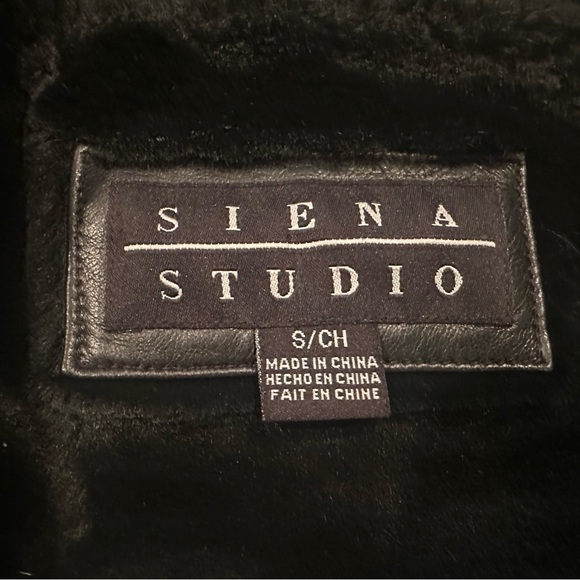 Siena Studio heavy black leather coat with faux fur lining, Size Small - Picture 5 of 7